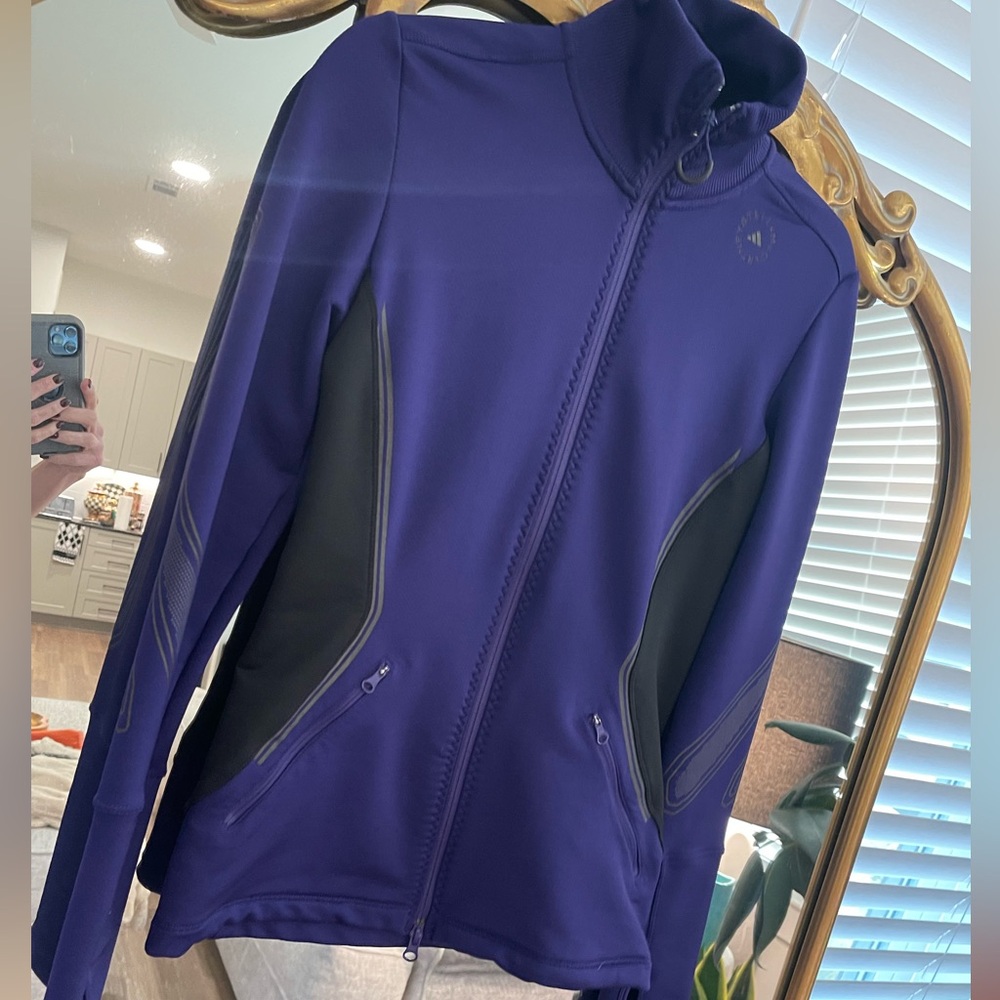 Stella McCartney collab with Adidas! Scuba type zip up/mid layer jacket!